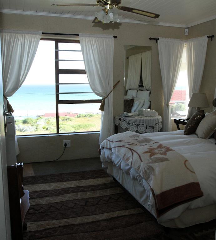 Oceanview Guesthouse Struisbaai Quarto foto
